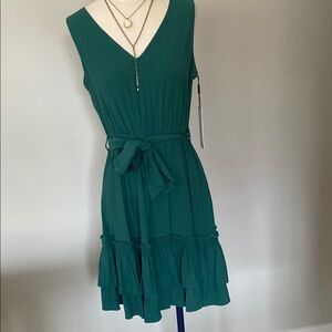Elegant Green Sleeveless Dress